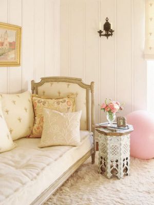 Creamy white bedroom with touch of pink.jpg